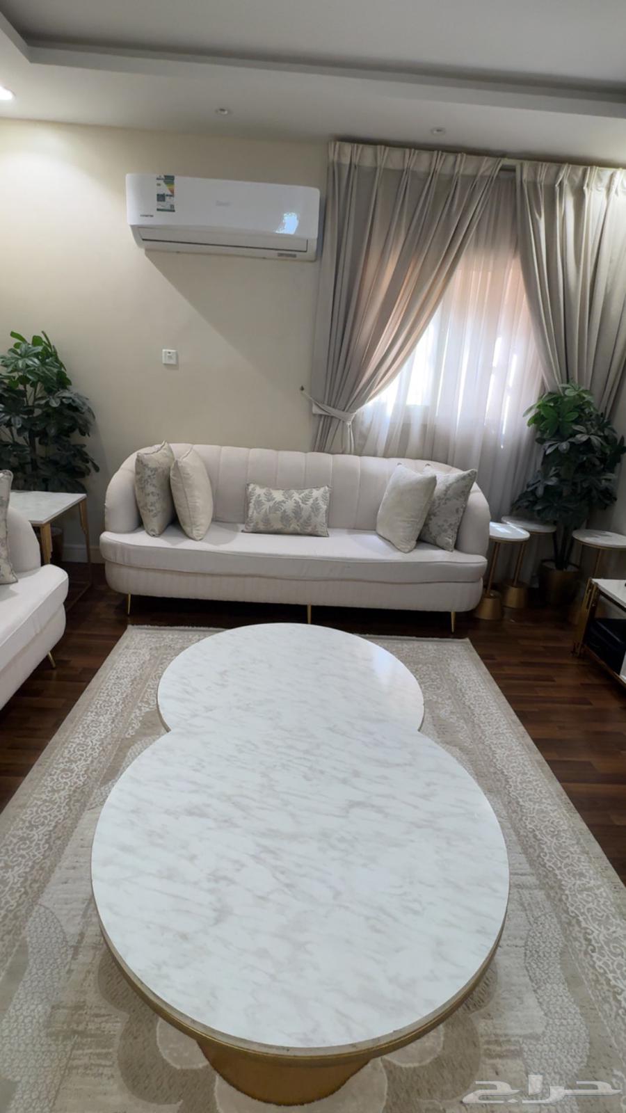 كنب من اربع قطع مع طاولتين وسط مع طاولتين جانبيه وستاره64428590224515110