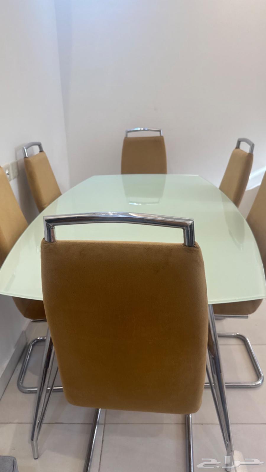 Dining table set with 6 chairs64430531824001110