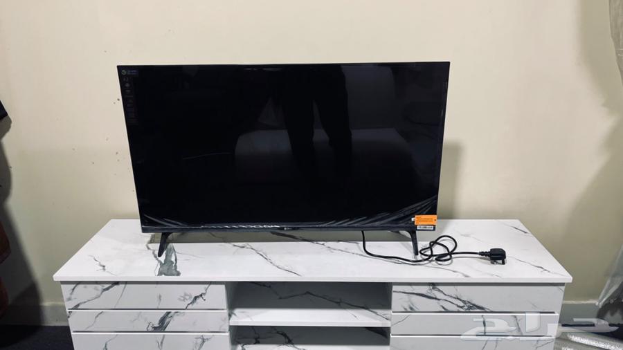 شاشة 42 بوصة وطاولة64430368237441110