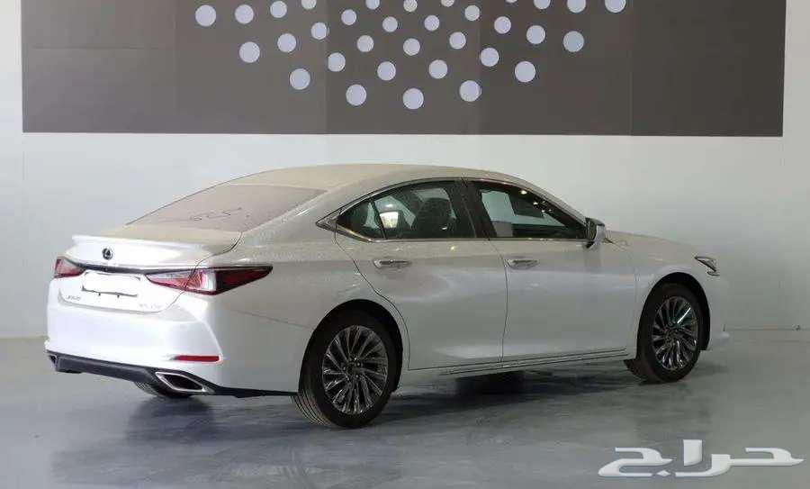 لكزسES 350 مطور بريمي فتحة سقف 2025 باقل سعر للكاش ونظام5064589600135298112