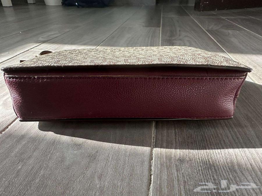 شنطة دكني DKNY اصلية - بحالة ممتازة شبه جديدة ( dkny bag )64431800824066114