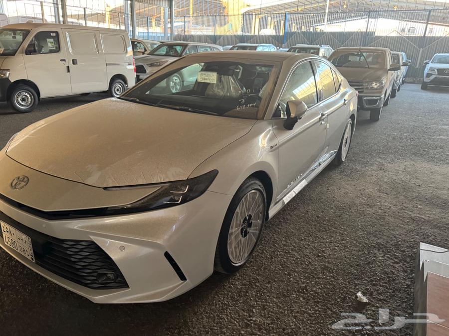 كامري لومير 2025 اصفار64591153744641111