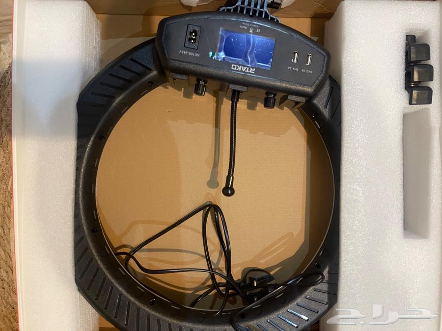 اضاءة تصوير 3 الوان و3 حوامل للجوال ( استخدمت مره وحده)64426982234370110