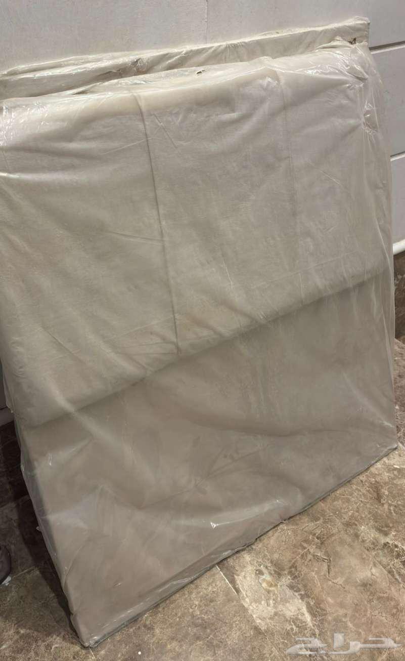 Two beds with two new mattresses64442857166211112