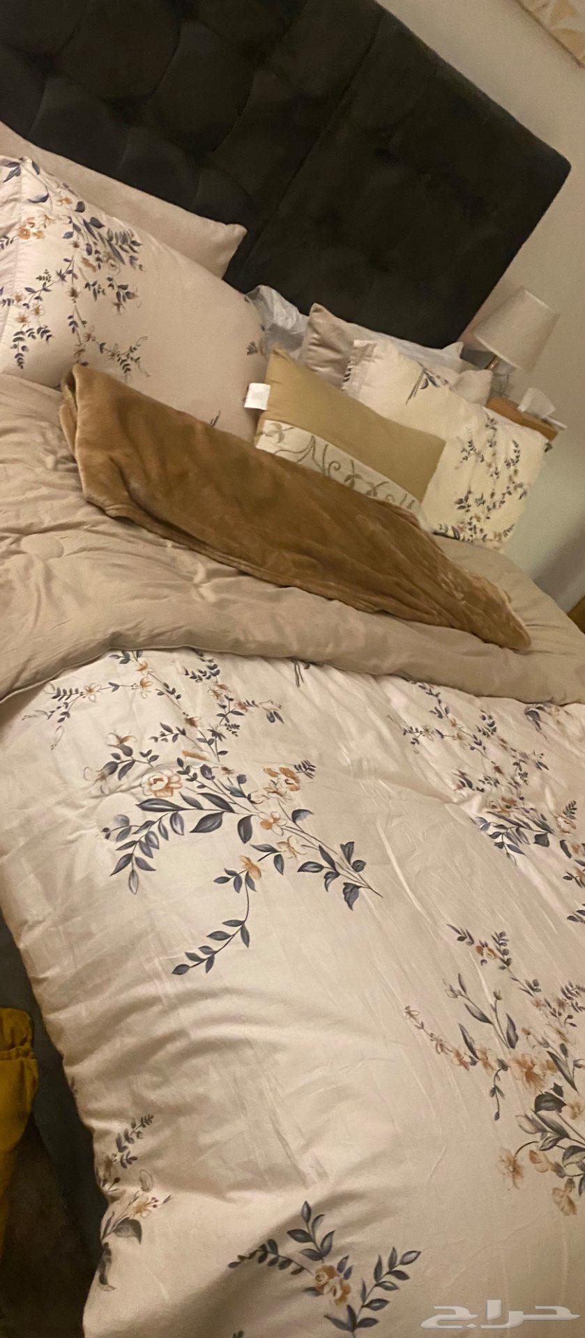 غرفه نوم ايكيا بحاله ممتازه64435477000961111