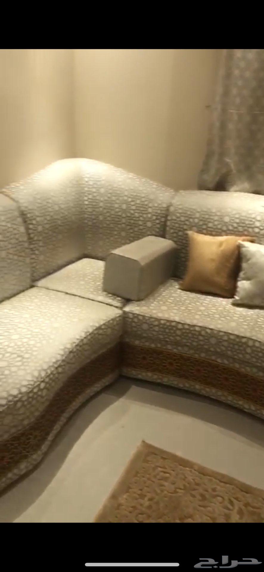 6x5 very clean connected sofa64436655182465110