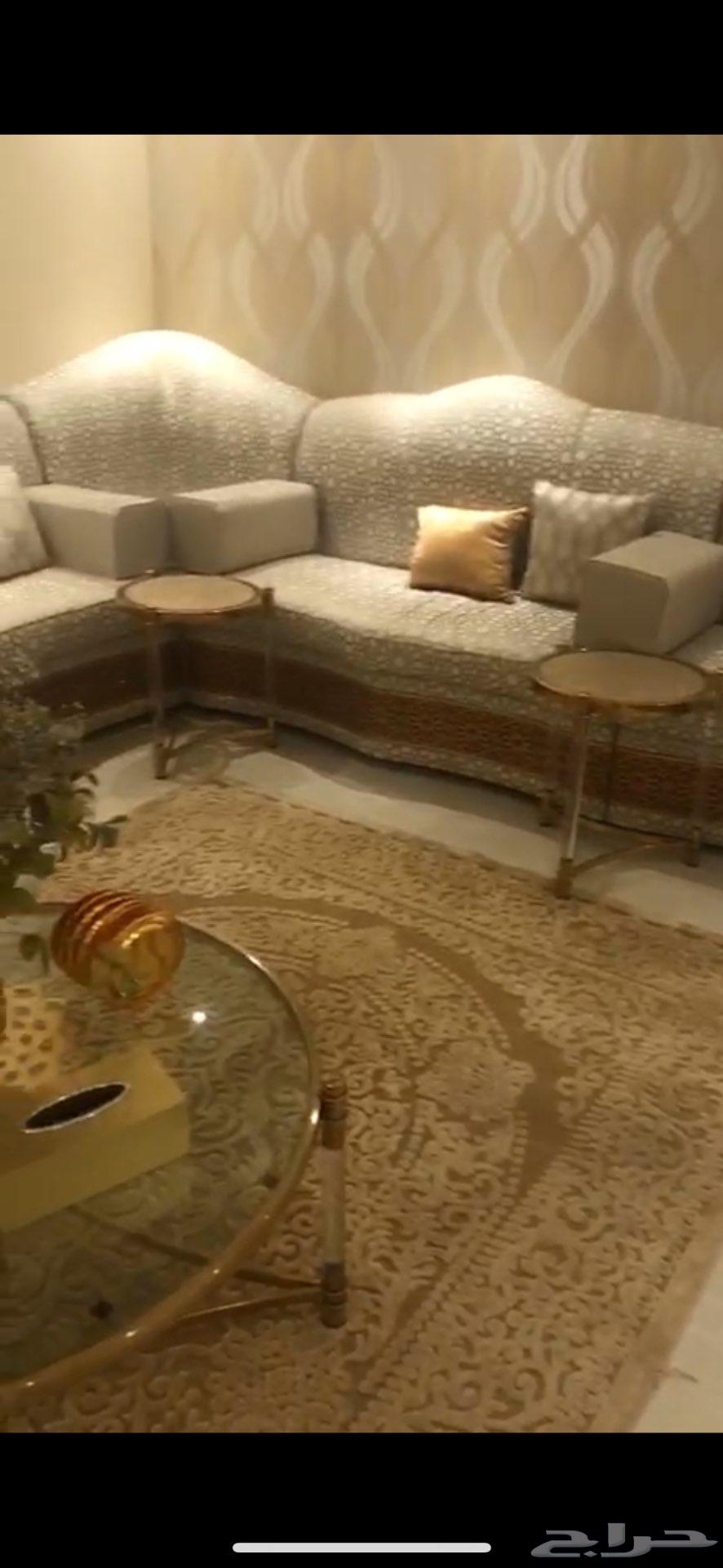 6x5 very clean connected sofa64436655182465113