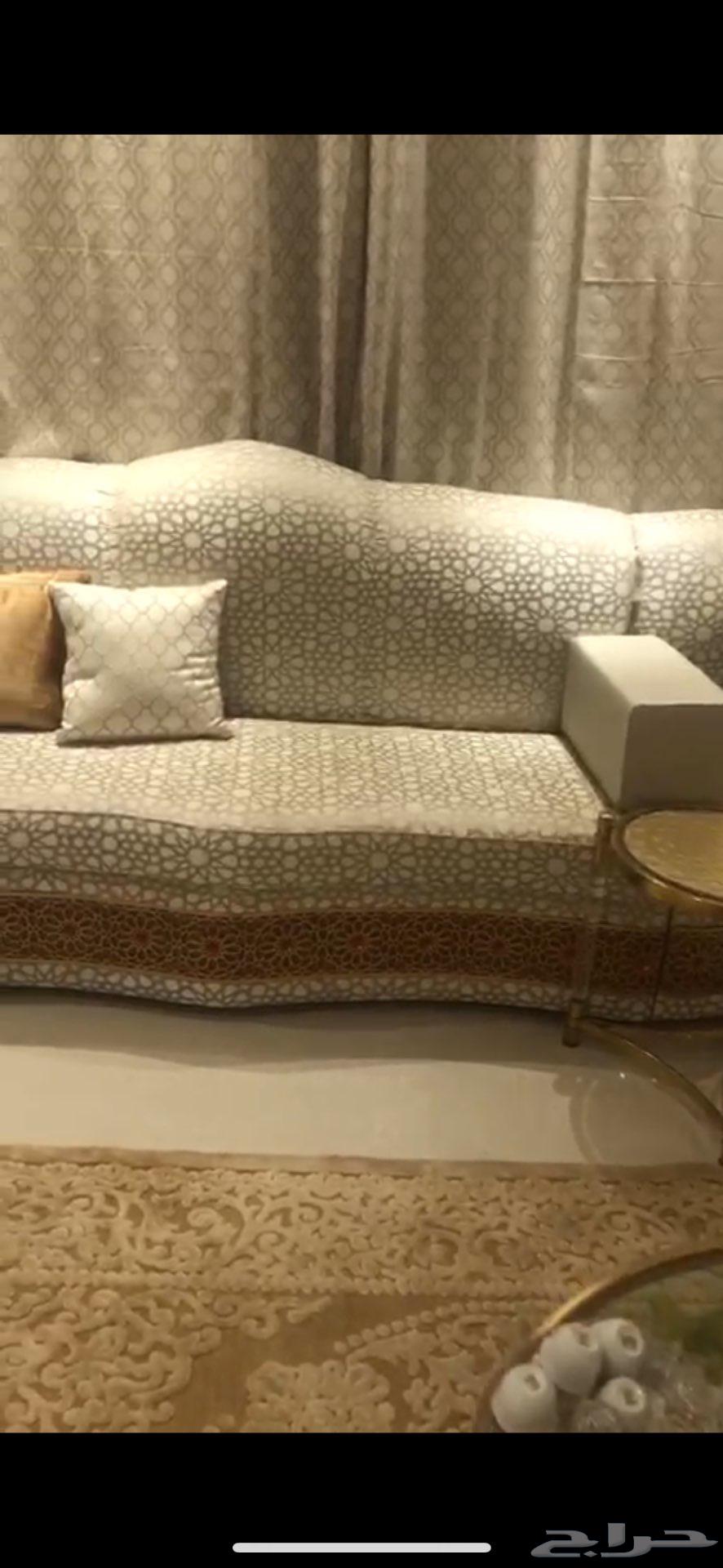 6x5 very clean connected sofa64436655182465112