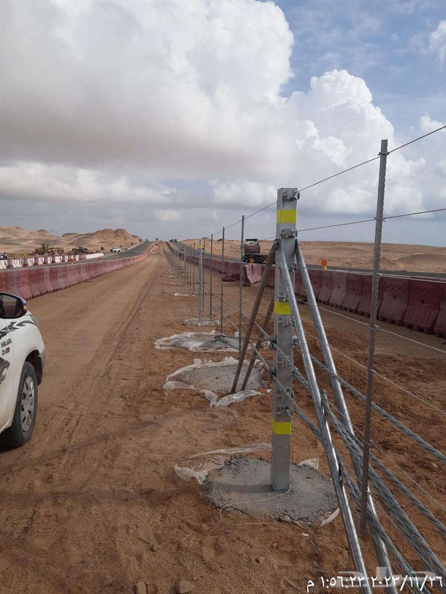 Barbed wire contractor, all types of fences, barbed wire fencing, shades, stone rubber64557628826371112