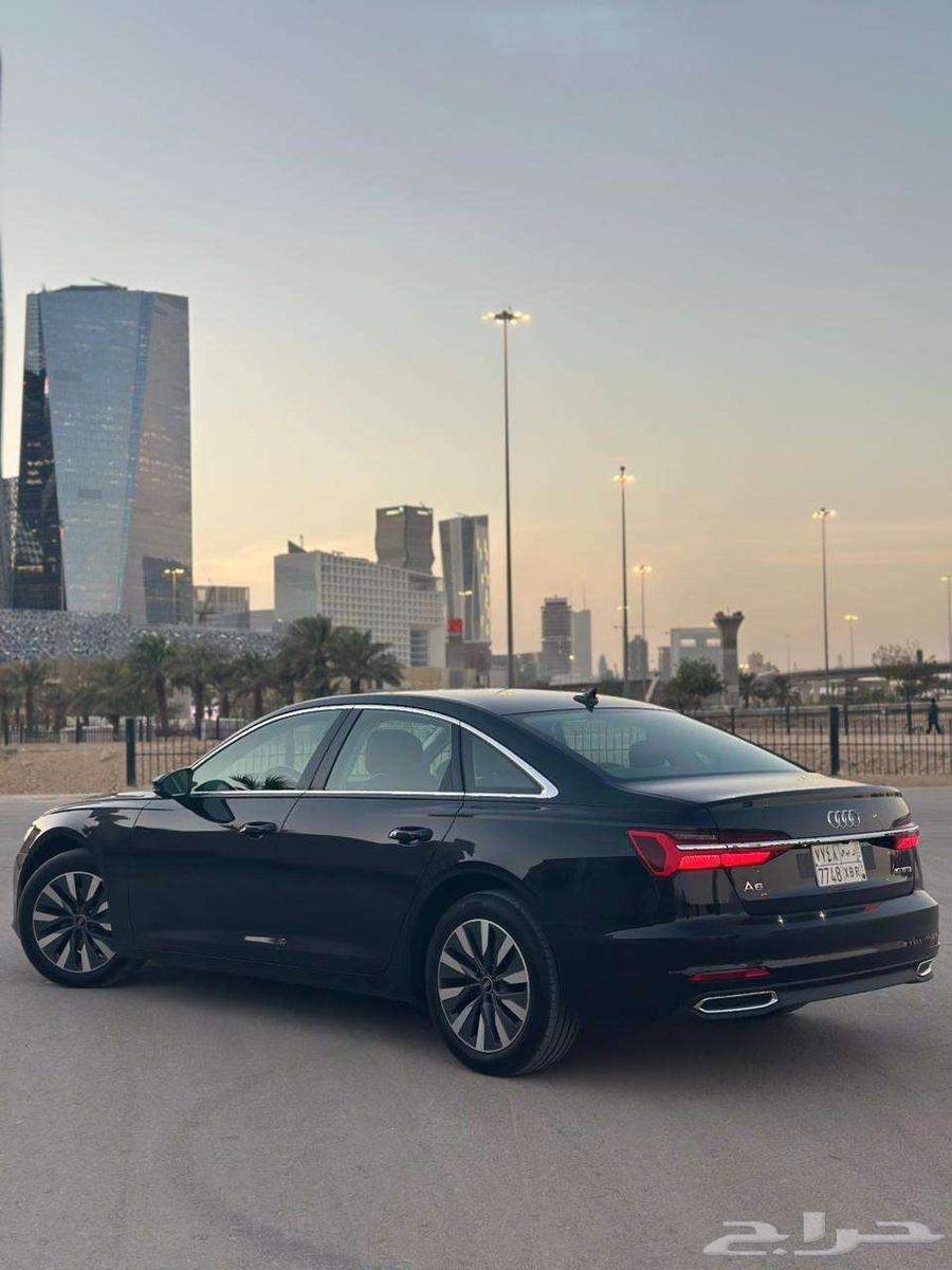 للبيع أودي A6 اللون اسود موديل 202264596464917121113