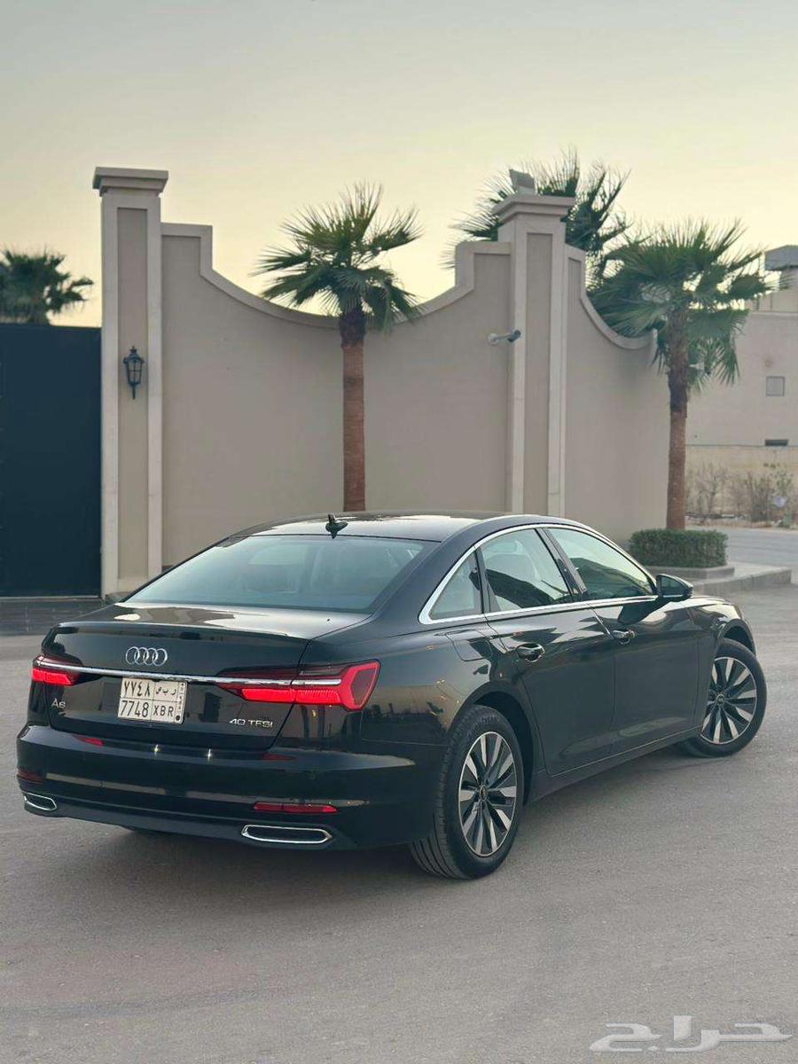 للبيع أودي A6 اللون اسود موديل 202264596464917121112