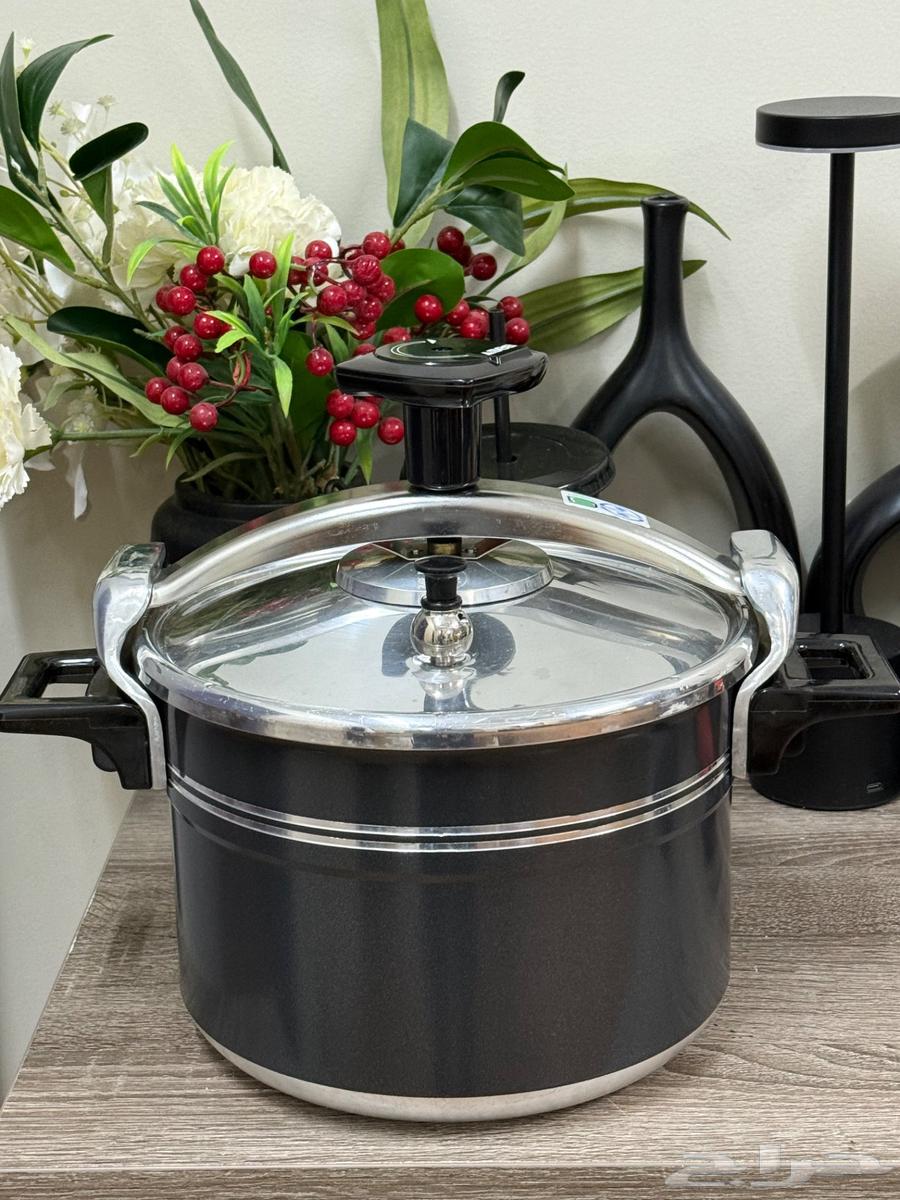 كاتم قدر سب اسود ملكي(تم البيع)64437935137153111