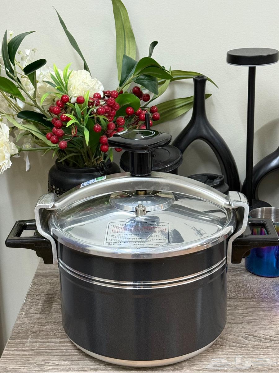 كاتم قدر سب اسود ملكي(تم البيع)64437935137153110