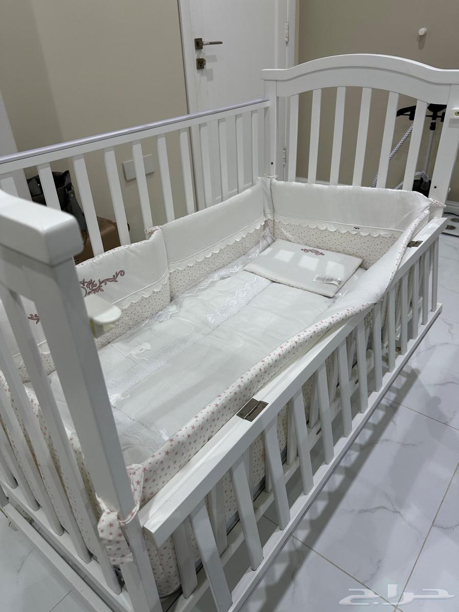 لبيع سرير اطفال و سمعات و الة قهوة64434415323523114