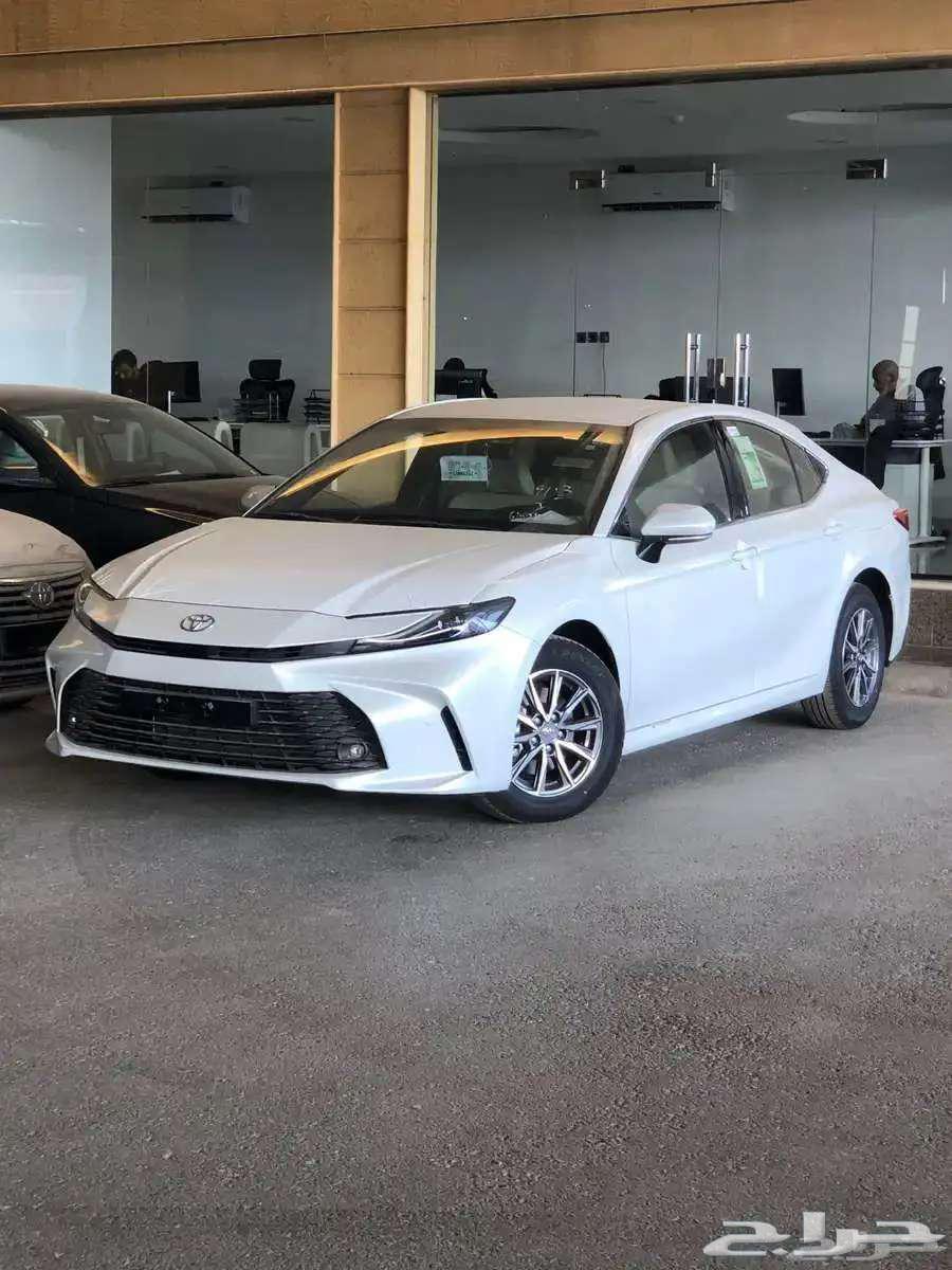 كامري E ستاندر بنزين سعودي 2025 بقسط 1680 لدى الحسن64594036521475110