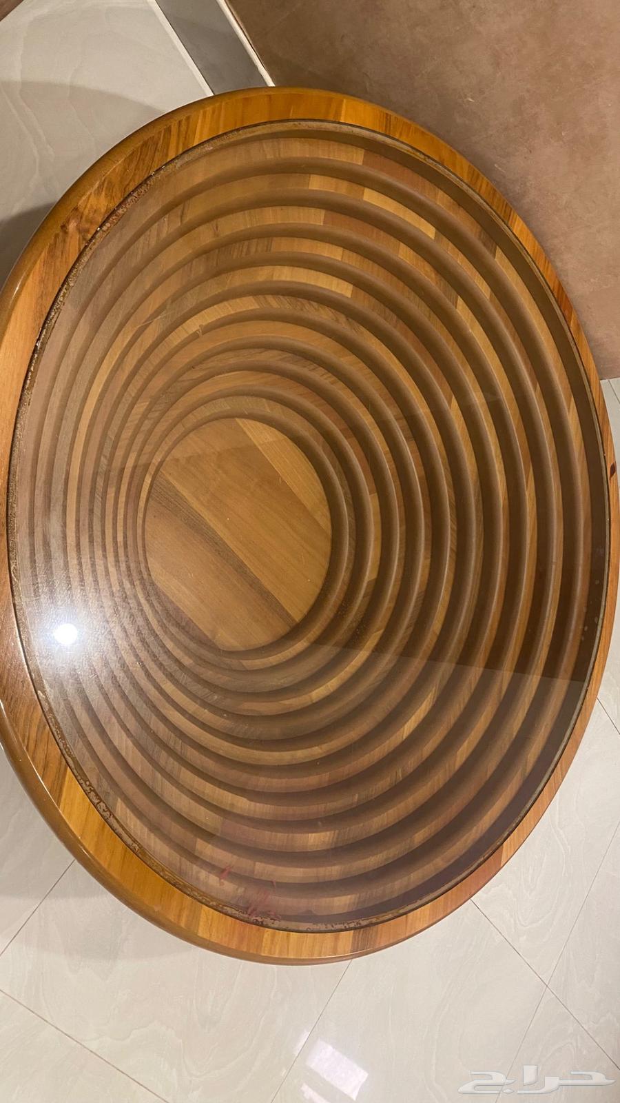 طاوله كبيرره دائريه64436722115971110