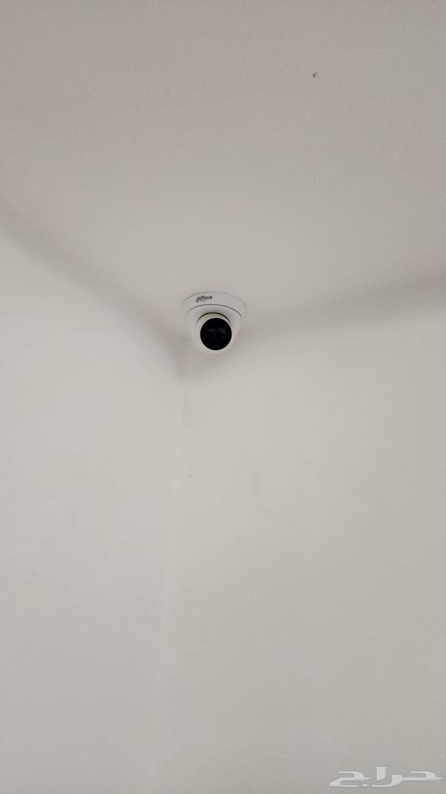 4 كاميرات مراقبة وسيرفر مستعل للبيع العاجل64437423153667111