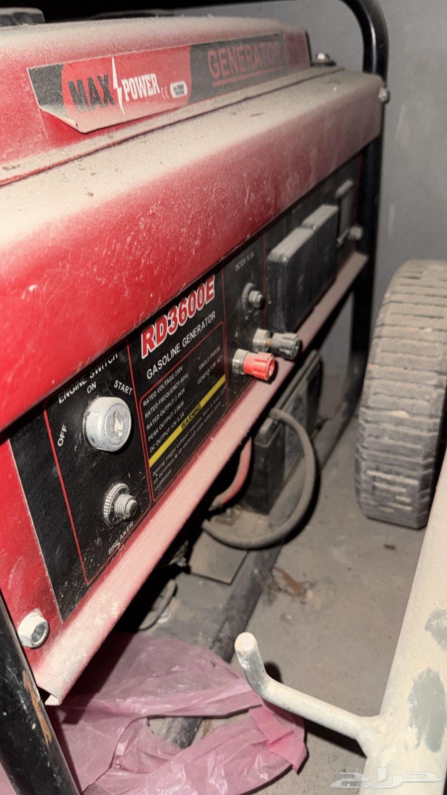 كراسي مناسبات مع مولد كهرباء شبه جديد64439988644483112