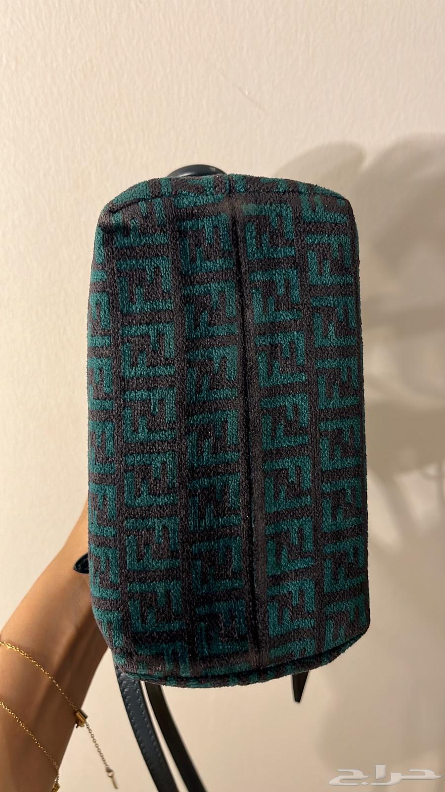 شنطه فندي ميني اصلية64440642695041110