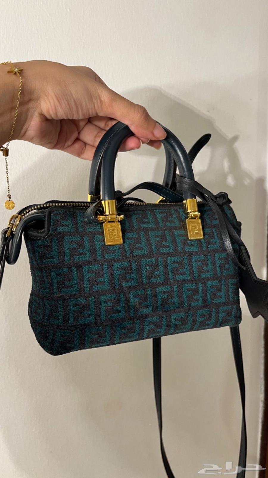 شنطه فندي ميني اصلية64440642695041114