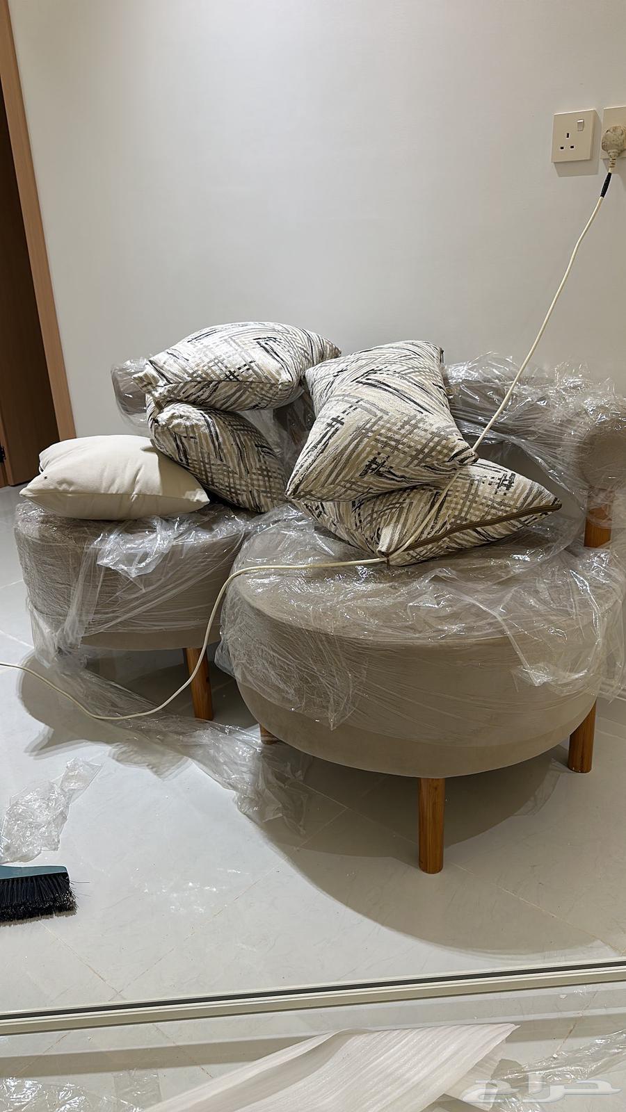 Two new sofas for sale64442268371971111