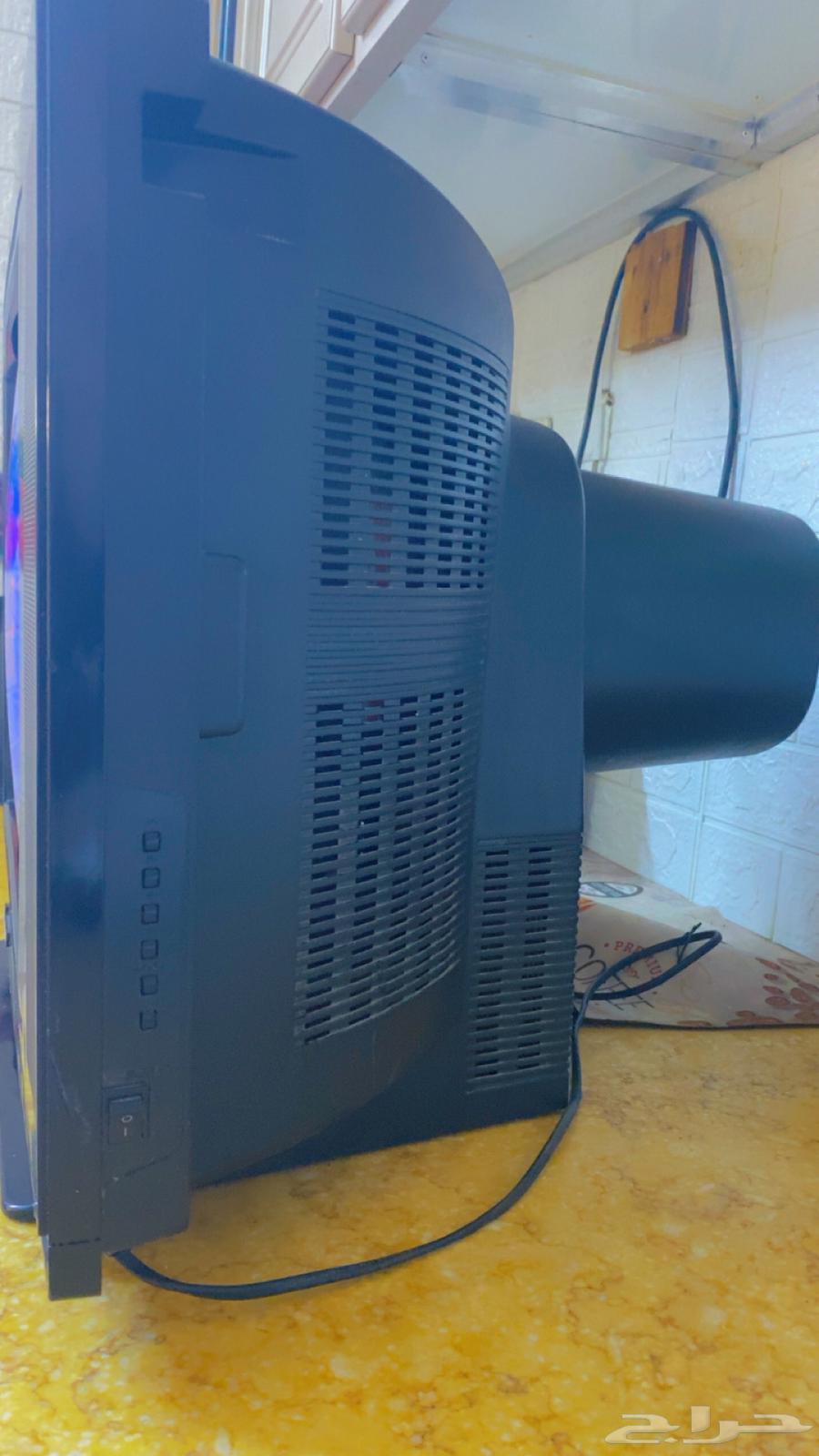 تلفزيون قديم ماركة الفارس64432700615682111