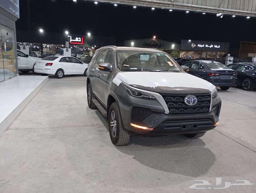 تويوتا فورتشنر GX2 4X4 بنزين. 2025 دبل64596166440451110