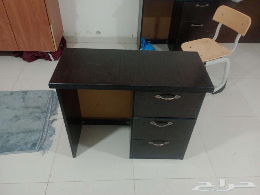 طاولة تقدر تستخدمها للدراسة او شي ثاني64437504038531112