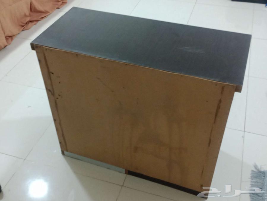 طاولة تقدر تستخدمها للدراسة او شي ثاني64437504038531111