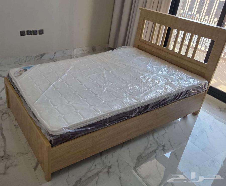 سرير للبيع 50 بوصة   80 بوصة Bed64437840721153110