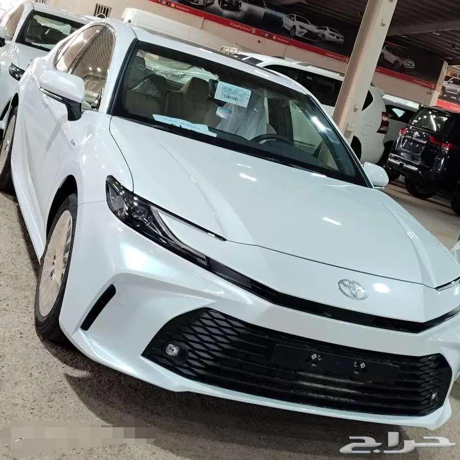 كامرى E بلس هايبرد ابيض 202564596240855809111