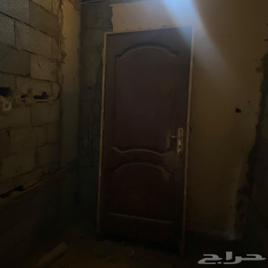 للبيع ابواب خشب عدد 10 نظيفه كلها64436695336449110