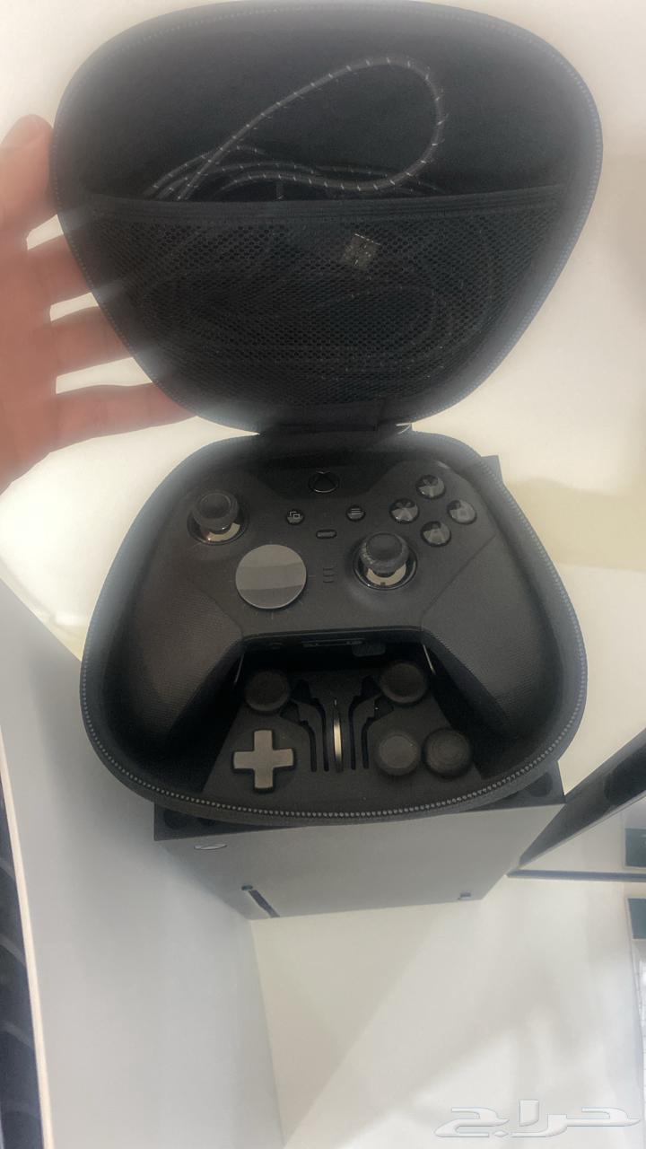 Xbox One X 1TB with Professional Controller64446496660993111