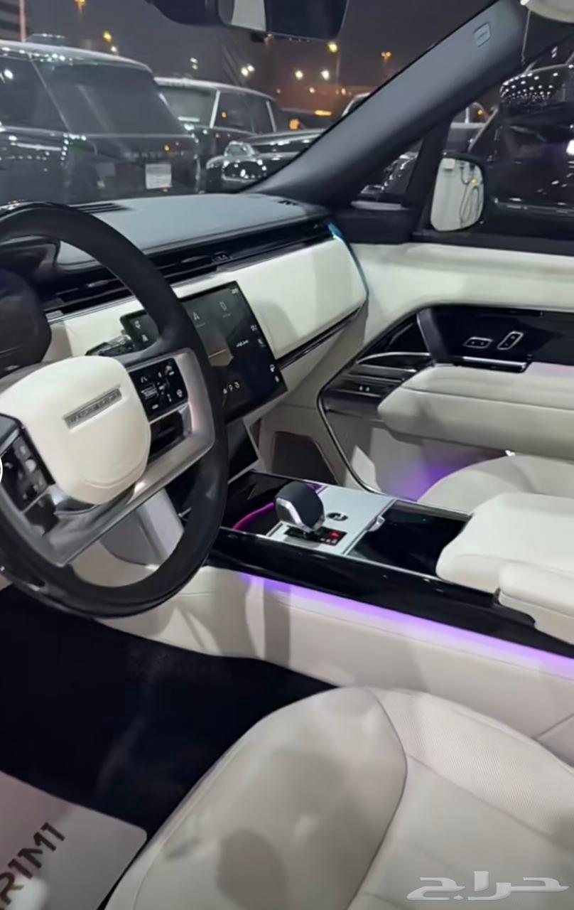 رنج روفر أوتوبايوقرافي أسود داخل أوفوايت 2025 ضمان الناغي64587503408386113