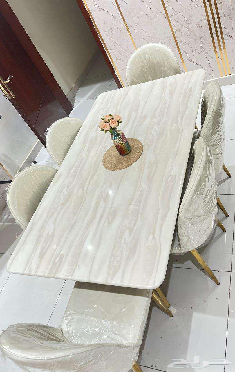 Luxury marble dining table with 6 chairs, clean used64446549772161110
