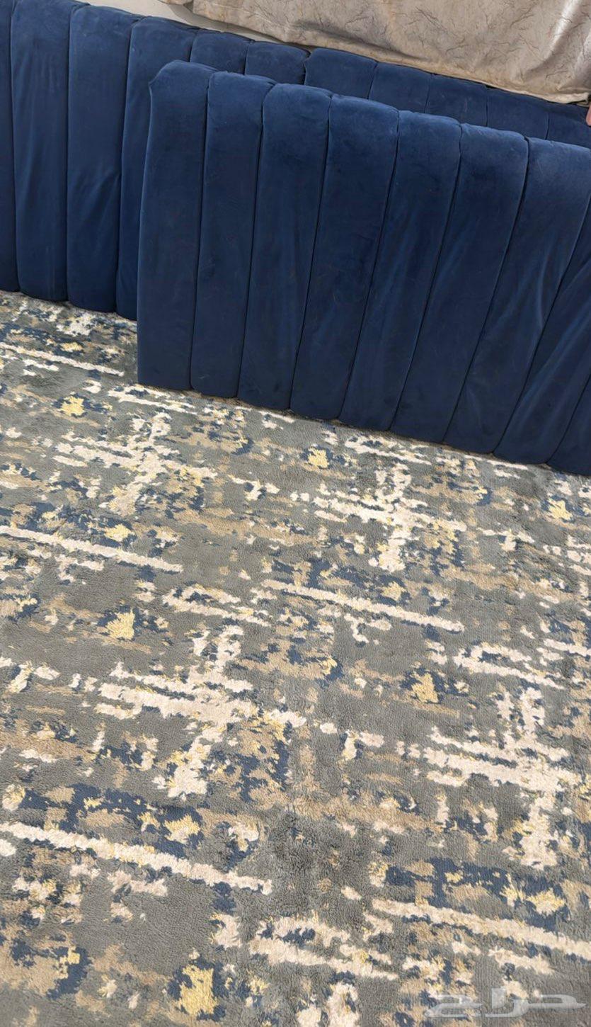 Pillows and carpet64447586866306111