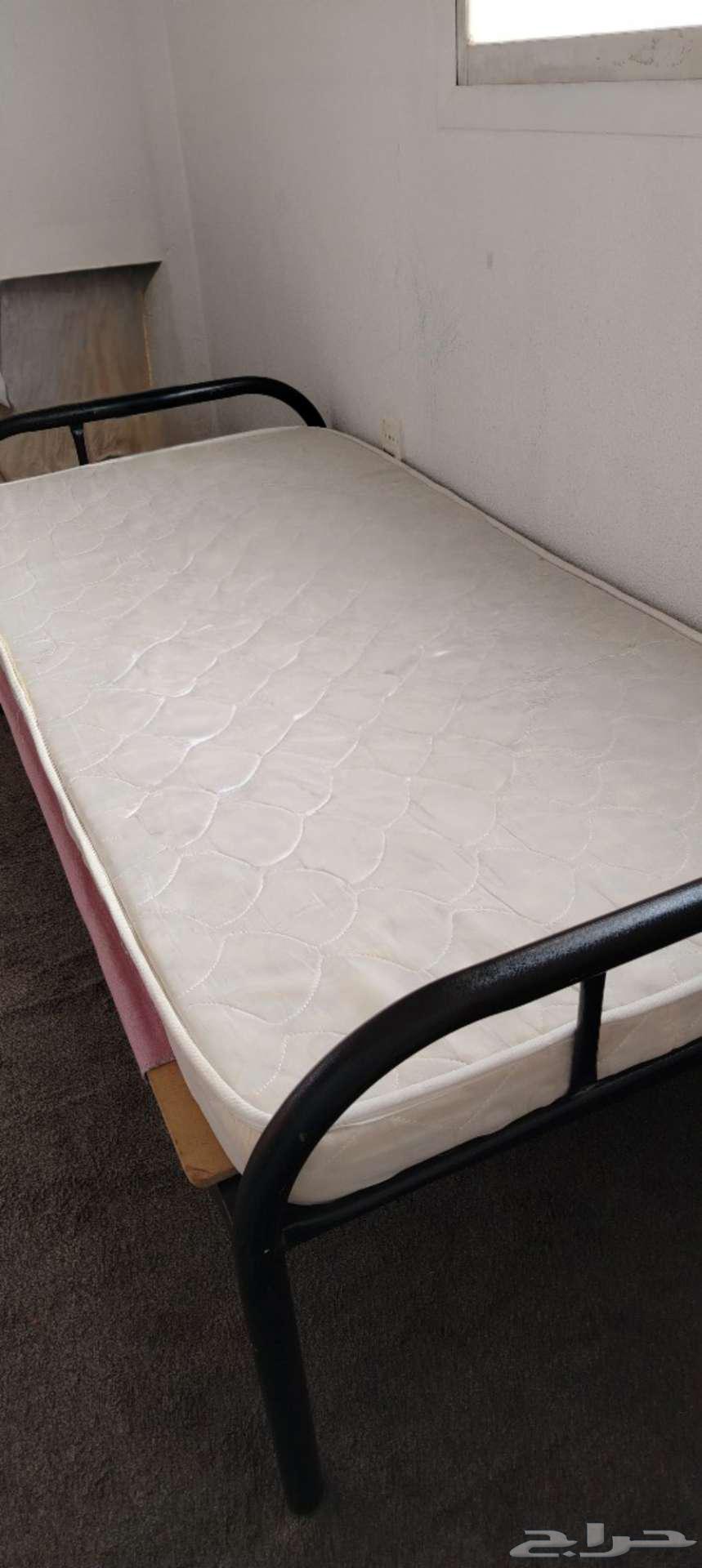 سرير حديد مع مرتبة نظيفة64449181003138111
