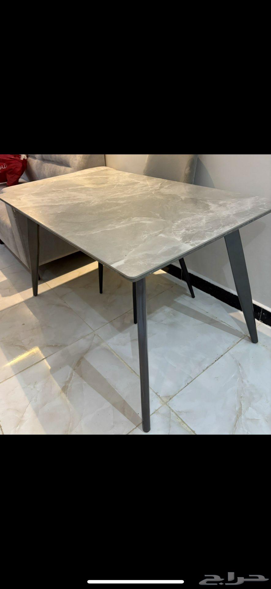 Hello, the items are almost new and still have their papers64447415489923111