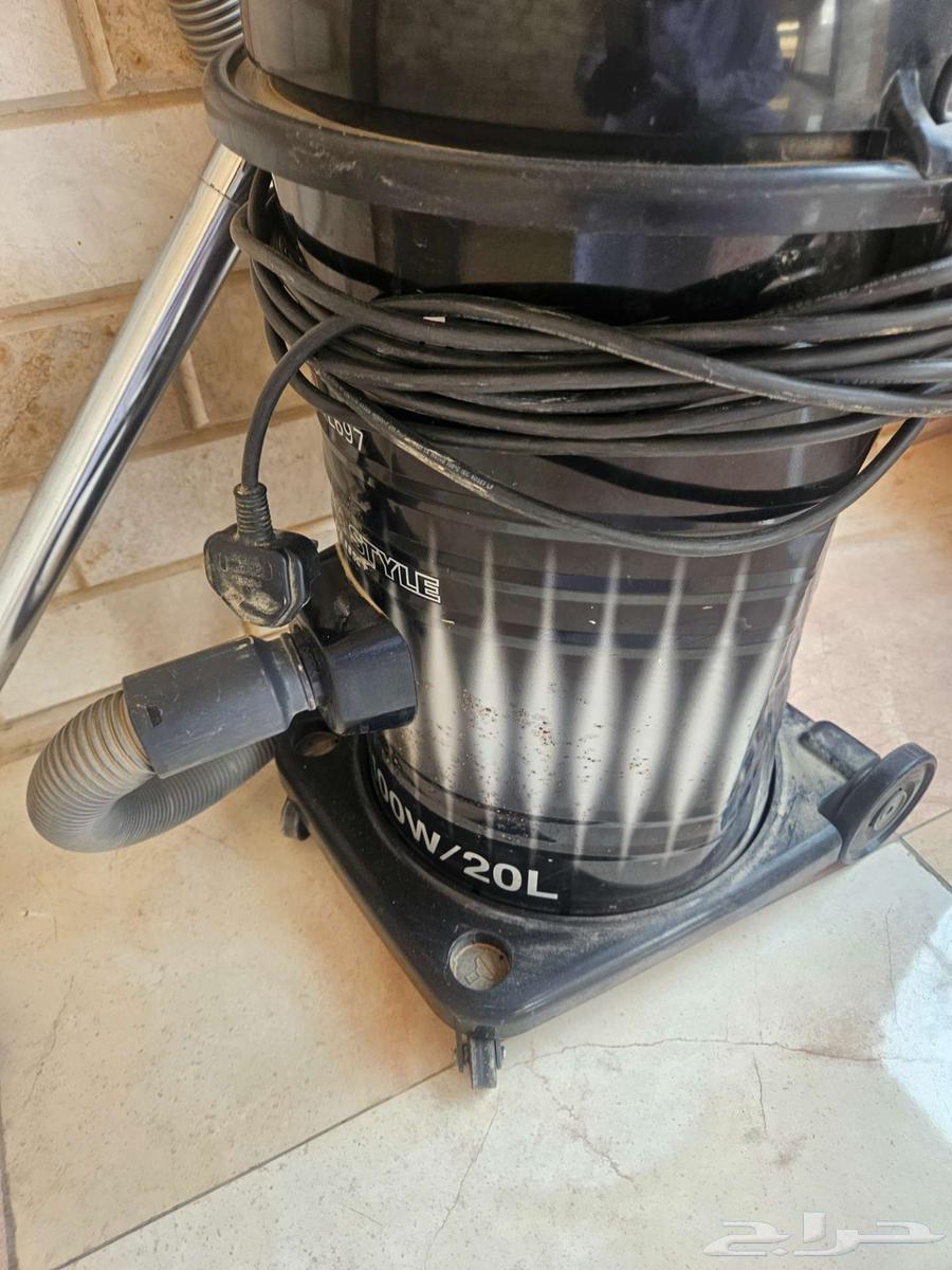 مكنسة كهربائية بحالة جيده64451526089091112