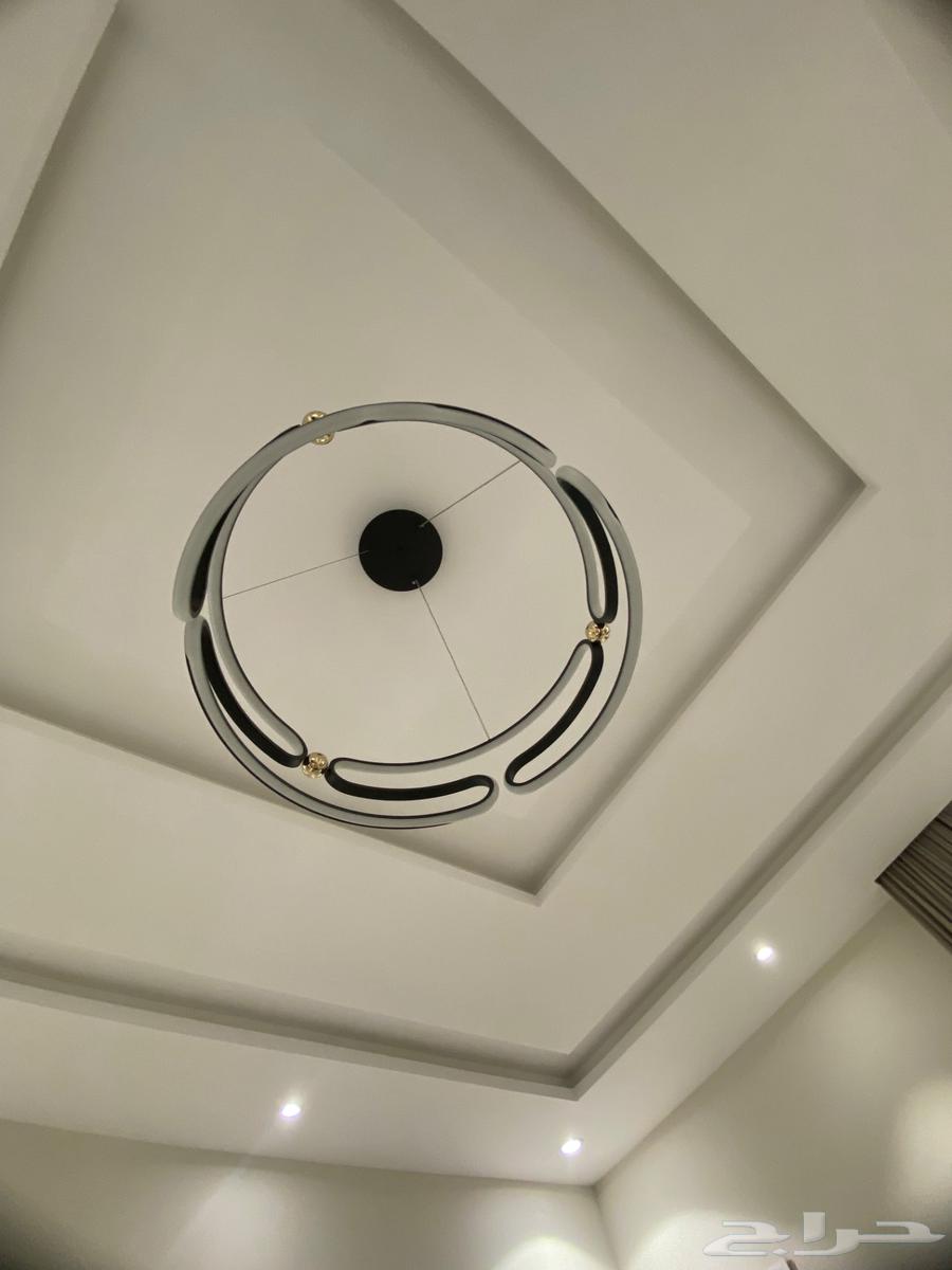 New chandelier, used and clean64445878876291112