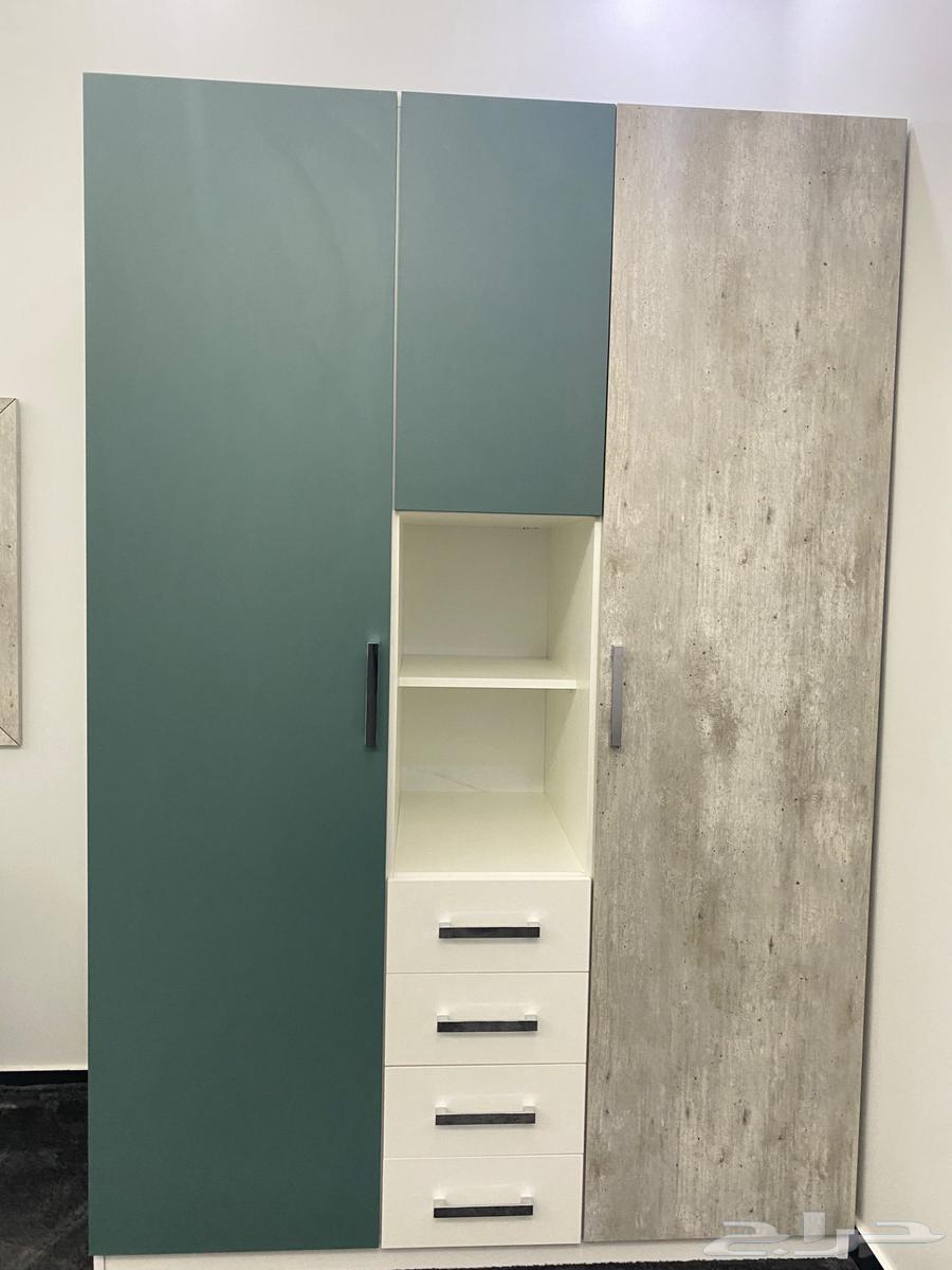 دولاب خشب نظيف للبيع64447349256705112