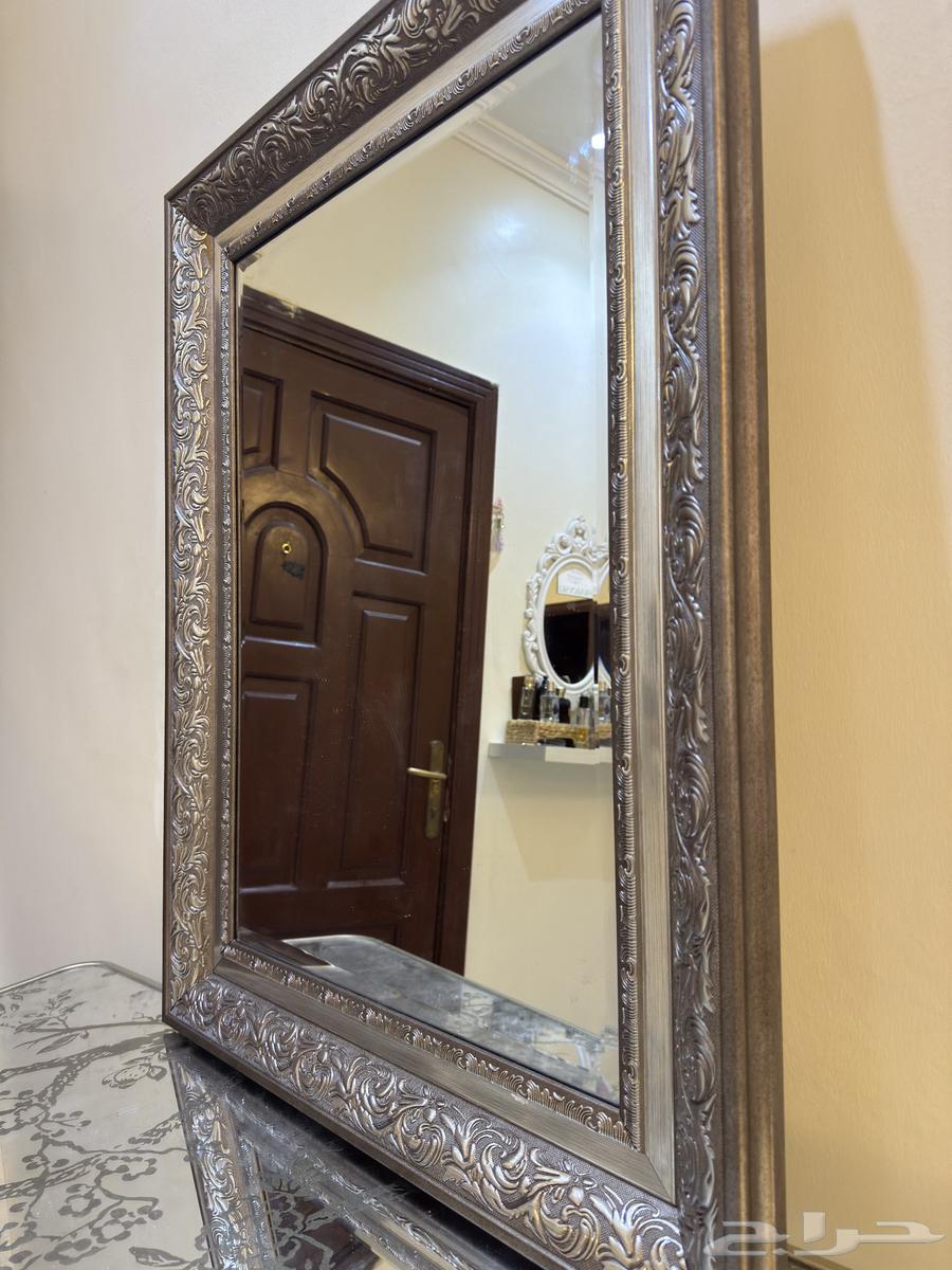 Entrance table and mirror64448980889858112