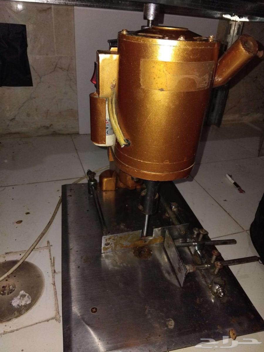 Paper and bag punching dynamo for printing presses, as well as drill with base64450050214531114