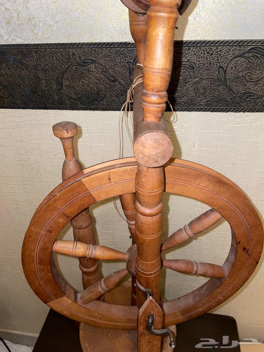 مغزل خشبي انتيك. (تم البيع)64450407640578112