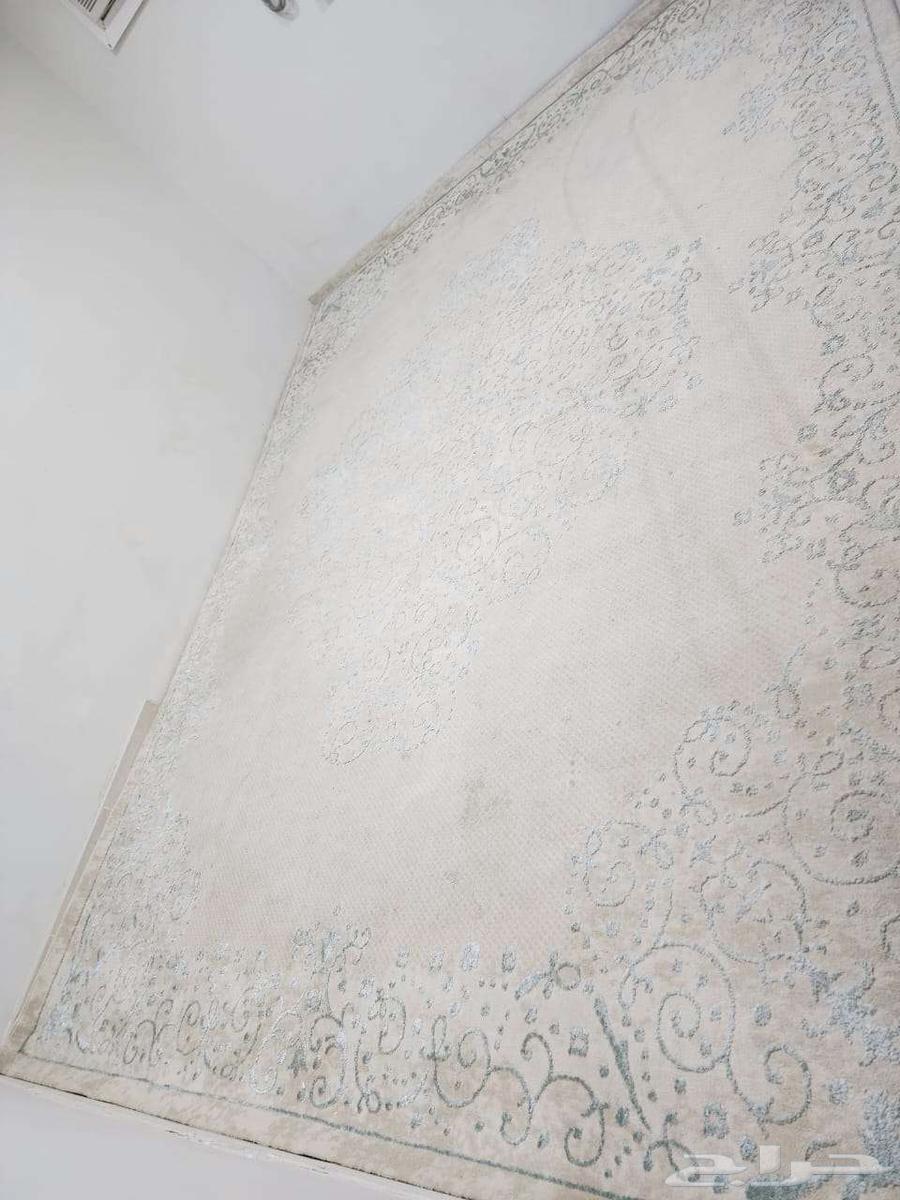 موكيت تيفاني على ابيض وطاولة بلازما64443574152706112