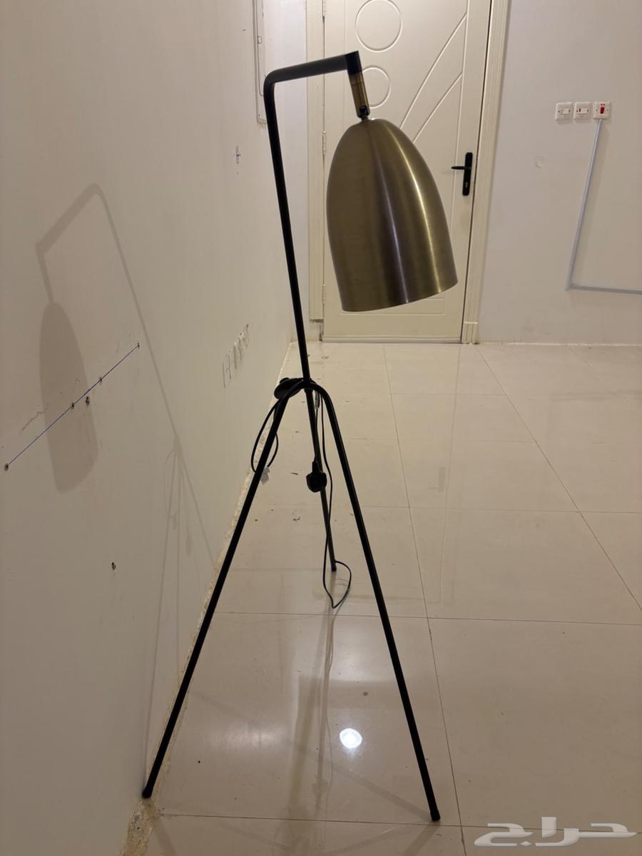 كرسي - لمبة - طاوله للبيع64444311959425114