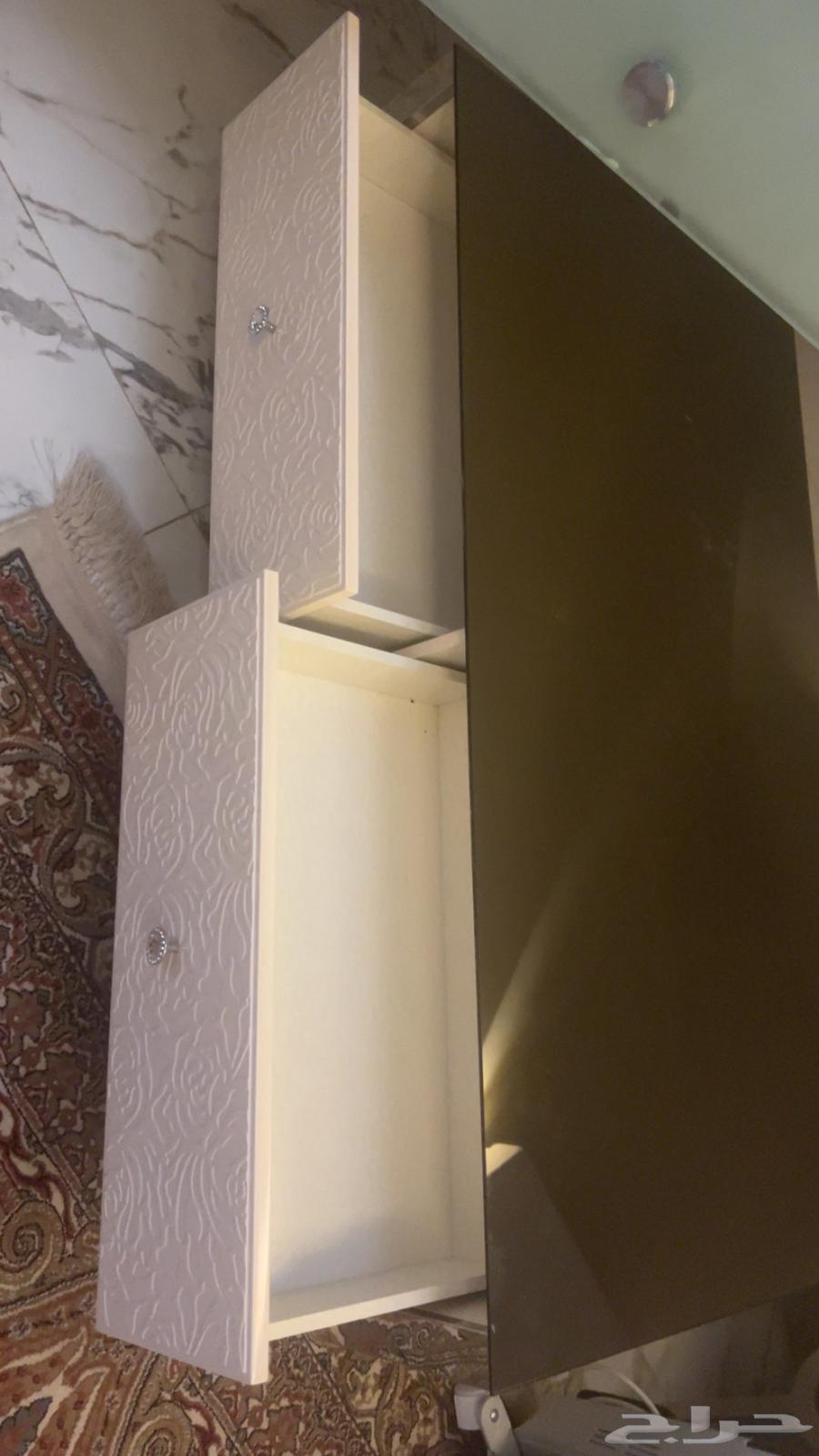 للبيع طاوله زجاج64446896195201113