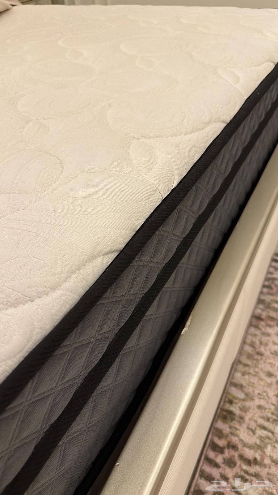 مرتبة للبيع64448341459842112