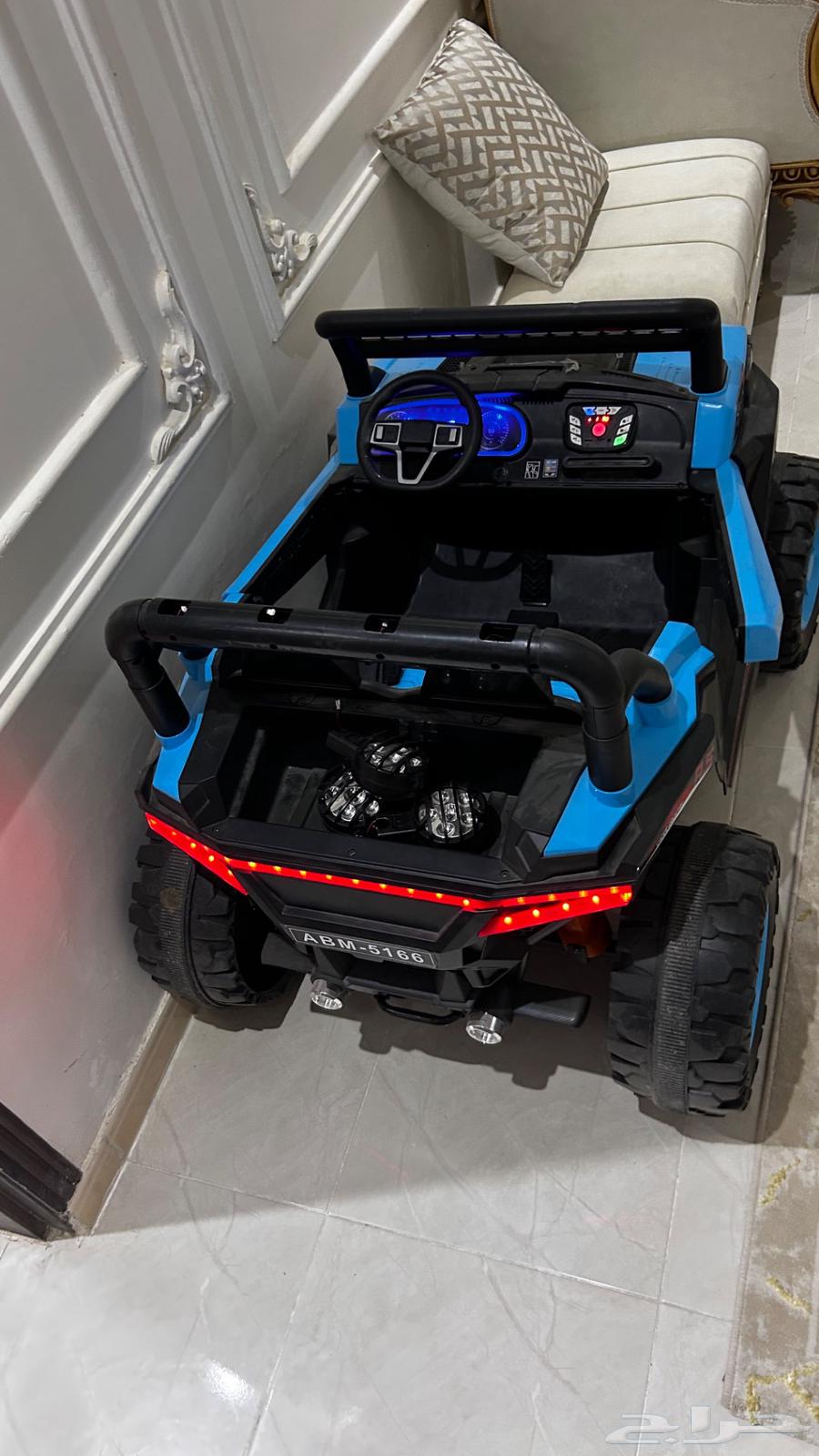 سيارة اطفال للبيع64449408644611111