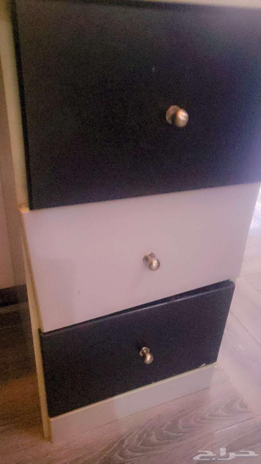 تسريحه غرفة نوم واثنين ادراج كمودينه64449651001346111